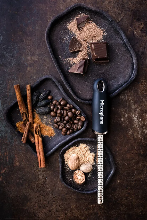 3_Microplane_Premium-Classic_46016_Spice-Grater_06.webp