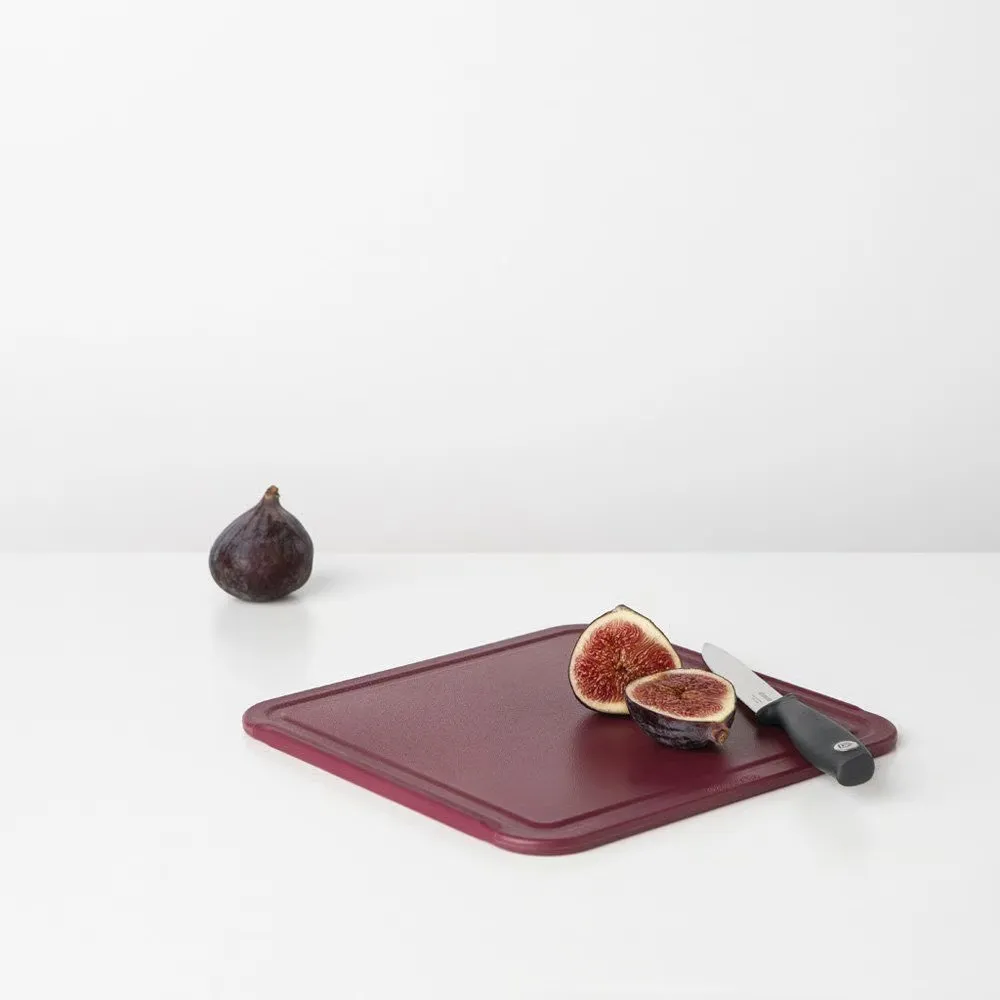 chopping_board_medium_tasty_-_aubergine_red_-_8710755123122_brabantia_96dpi_1000x1000px_7_nr-15389.webp