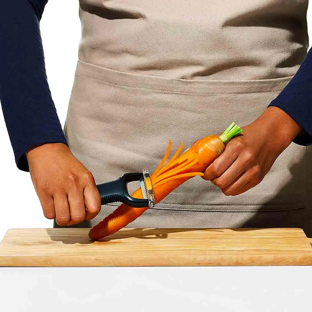 OXO-Julienne-Schiller-Y-model.webp