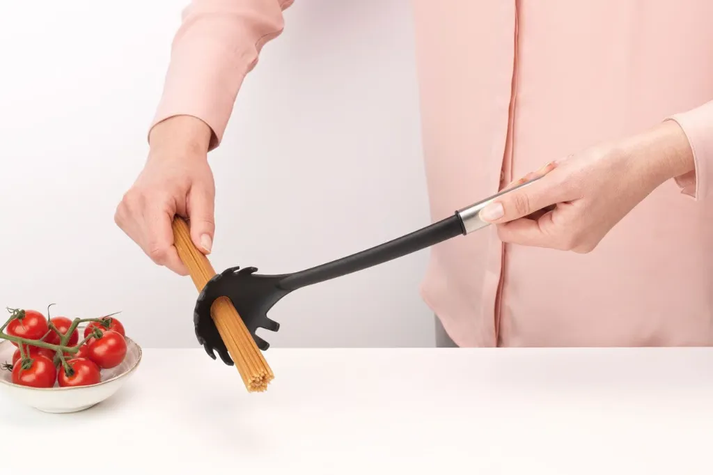 spaghetti_spoon_non-stick_-_profile_-_8710755250668_brabantia_96dpi_1280x853px_e_n1.webp