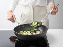 wok_spatula_silicone_-_profile_-_8710755137549_brabantia.webp
