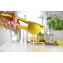 hendi-citruspers-barup-aluminium-geel-citroen-hand (3).webp