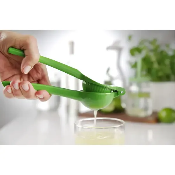 hendi-citruspers-barup-aluminium-groen-limoen-hand (3).webp