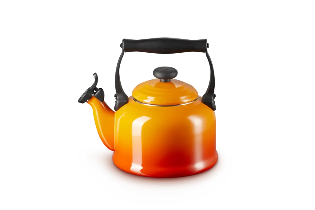 [92000800090000] Le Creuset fluitketel tradition 2.1L oranjerood
