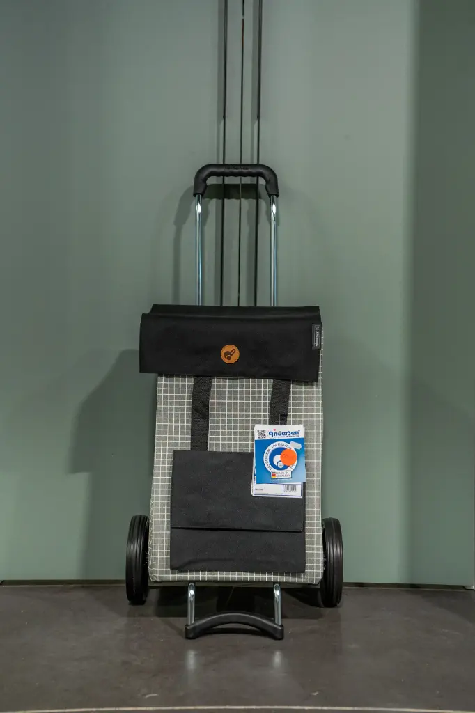 Campus shopper hedda grey