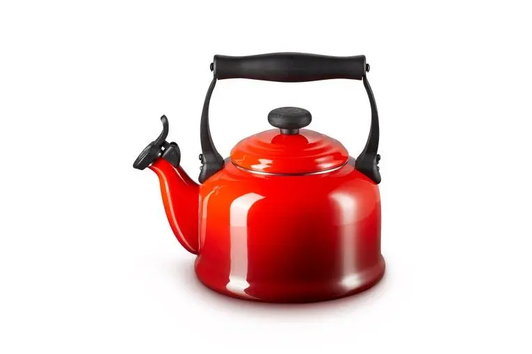 Le Creuset fluitketel tradition 2.1L rood